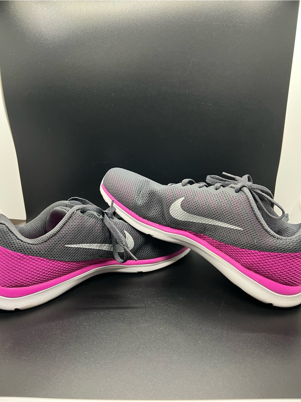 Nike Women's Gray and Pink Lightweight Running Shoes Size 8.5